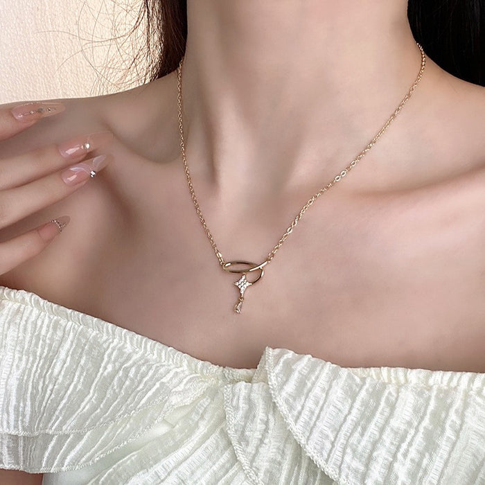 Wholesale Love necklace exquisite, luxurious, high-end, niche design temperament collarbone chain