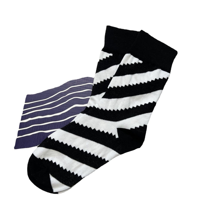 Wholesale Black and White Color Matching Cotton Socks JDC-SK-LuYue003