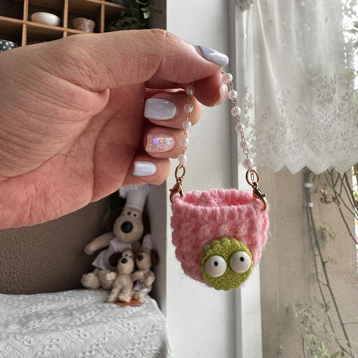 Wholesale Accessories,  shoulder bags,  plush clothing,  toys,  bags,  pendants,  dolls,  couple backpacks