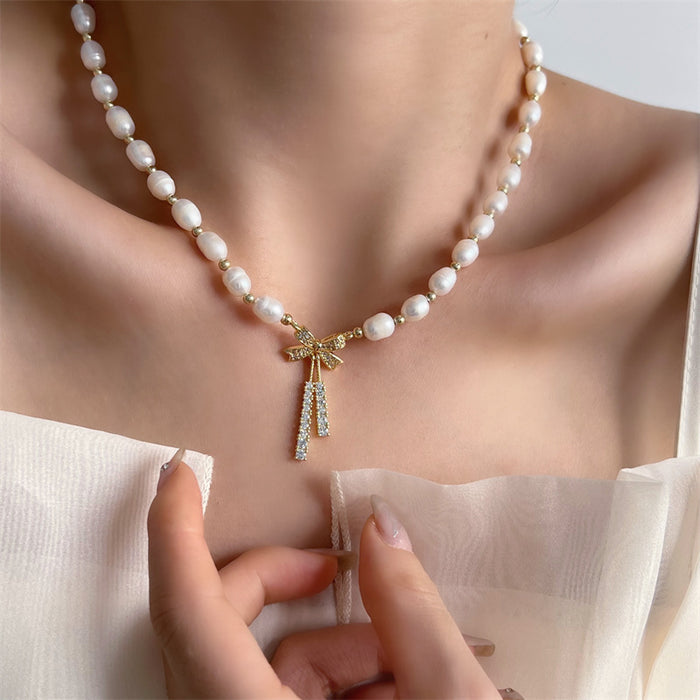 Wholesale New retro style collarbone chain, light luxury style pearl necklace, exquisite bow, heart-shaped necklace