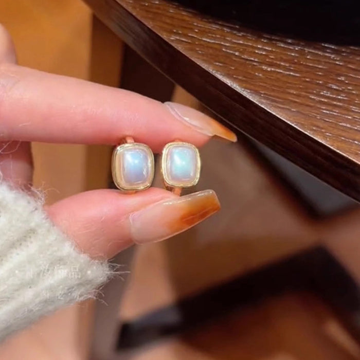 Wholesale white pearl ear buckle niche small all-match new earrings for women