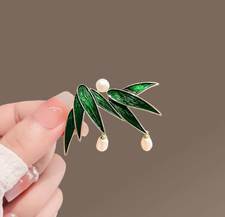 Wholesale Elegant pearl brooch, high-end outerwear, chest flower accessories, vintage and versatile, collar fixed