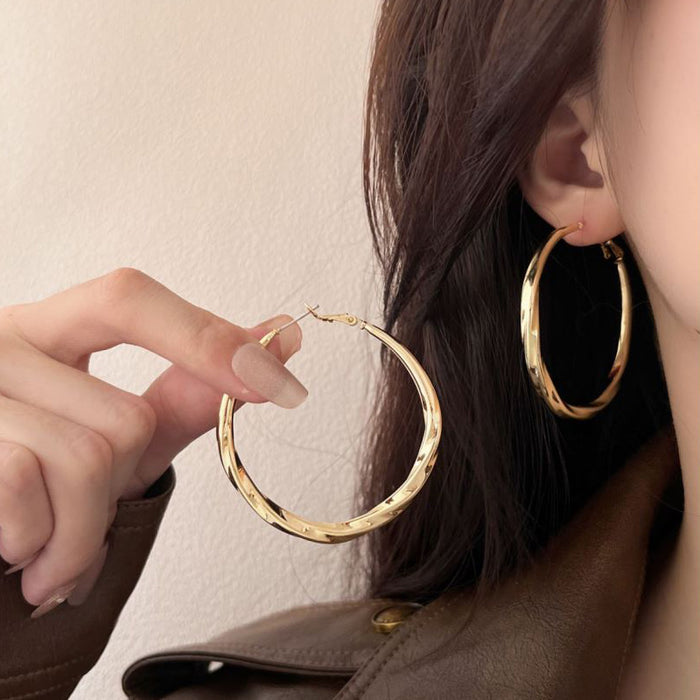 Wholesale  Ear ring earrings for women  temperament simple circle plain ring earrings