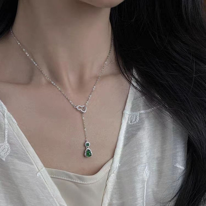 Wholesale Sparkling diamond hollow necklace, light luxury pendant, versatile collarbone chain