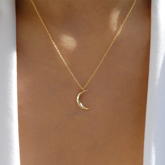 Wholesale Simple and versatile alloy jewelry with diamond studded pentagonal stars, moon, collarbone chain necklace, women's pendant