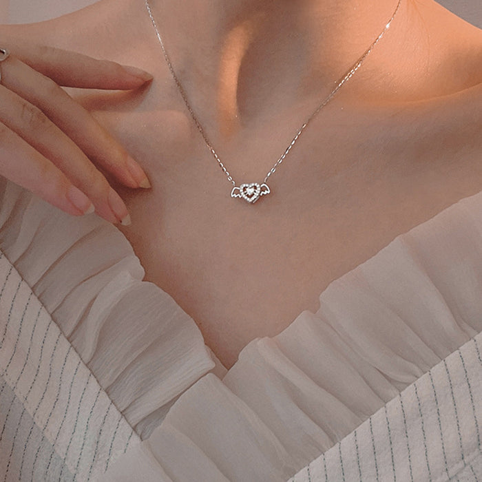 Wholesale Love necklace with niche design, light luxury, simple and versatile collarbone chain, neck chain