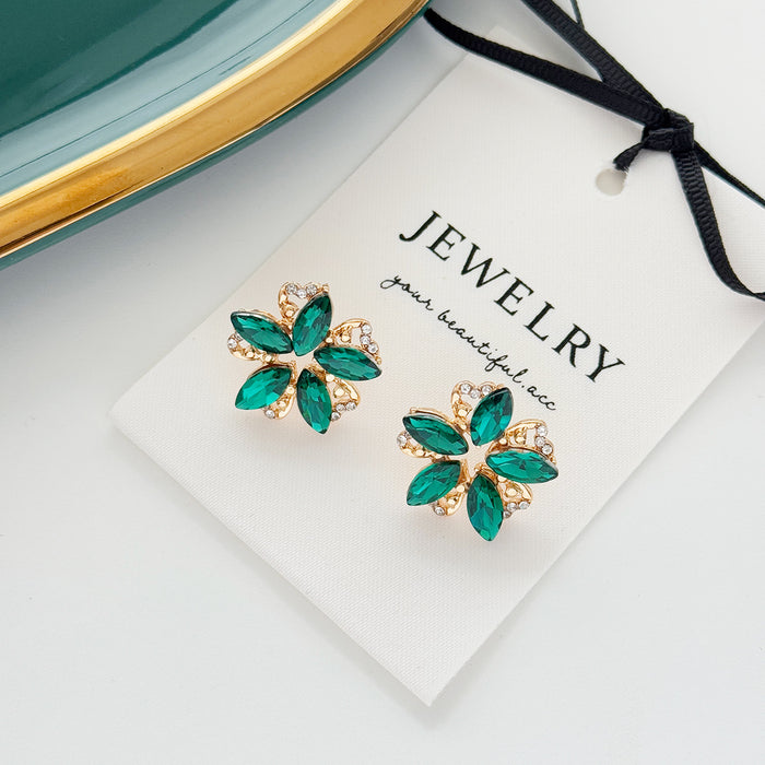 Wholesale Fashionable and minimalist temperament, flower shaped alloy inlaid with rhinestones, super sparkling, light luxury earrings, trendy earring accessories wholesale