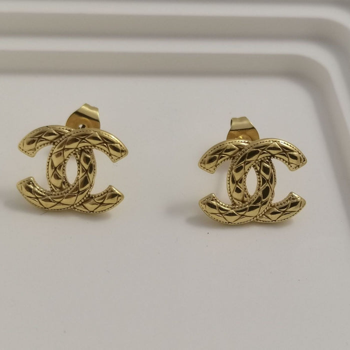 Wholesale Small and Elegant Stud Earrings