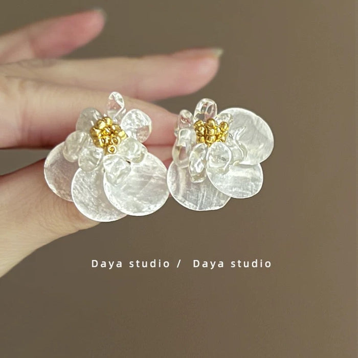 Wholesale Natural Shell Crystal Stud Earrings Ear Clip Beaded Flower