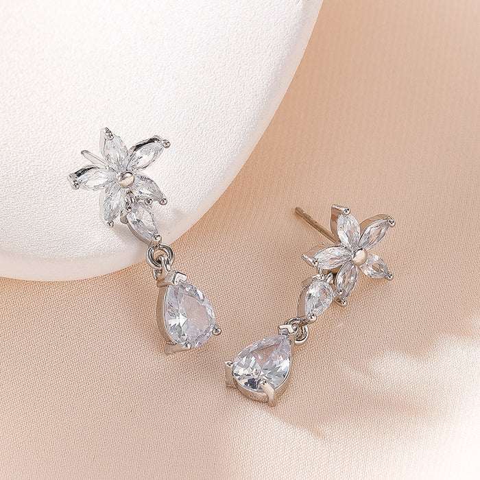Wholesale Luxurious and exquisite zircon small flower water droplet earrings, fashionable and high-end, dynamic ear accessories