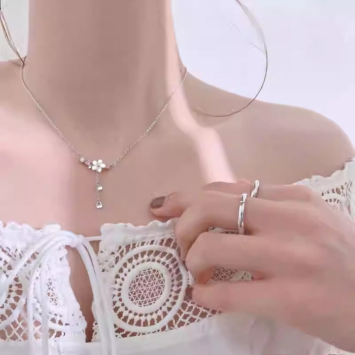 Wholesale New shell cherry blossom necklace with niche temperament collarbone chain