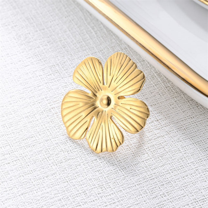 Wholesale Personalized and trendy flower opening titanium steel ring jewelry, fashionable Zou Ju ring