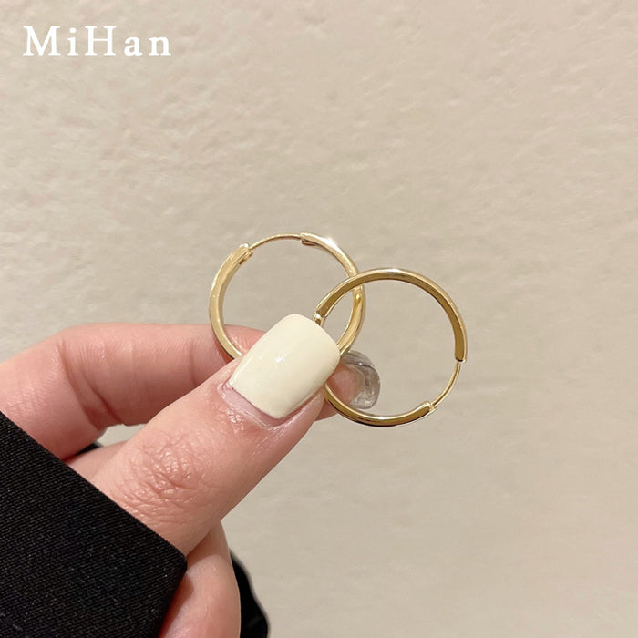 Wholesale Personalized, minimalist, metallic, geometric circular earrings, fashionable new style