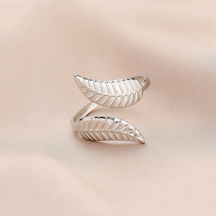 Wholesale Fashionable and personalized adjustable heart-shaped stainless steel open ring with simple design
