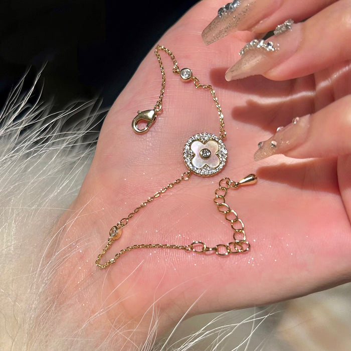 Wholesale lucky four-leaf grass bracelet temperament jewelry design jewelry women