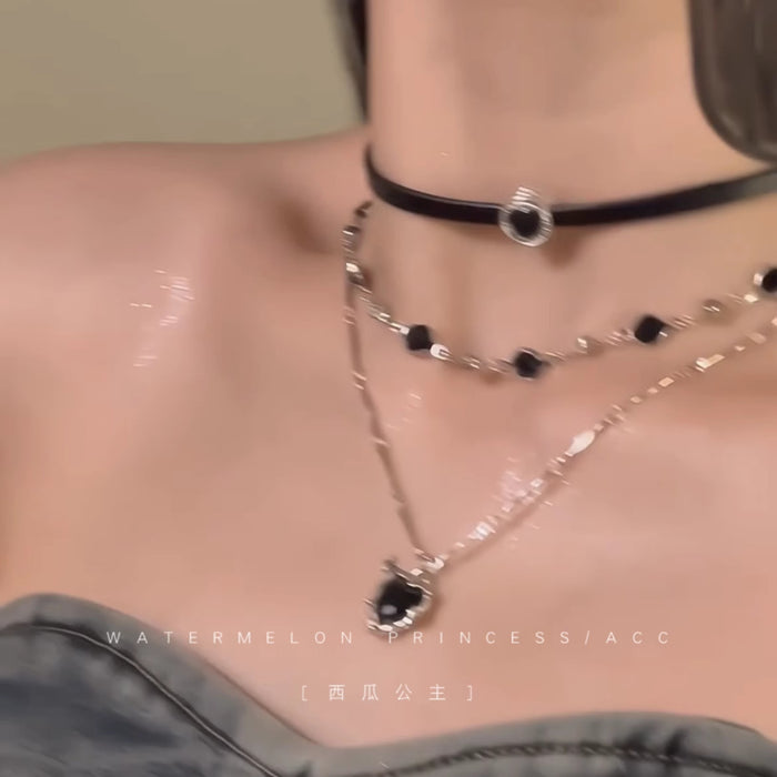 Wholesale Black rope, sweet and cool heart, multi-layered necklace, black leather rope chain, collarbone chain, neck chain