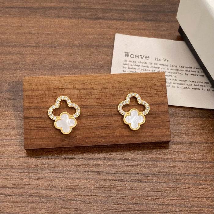 Wholesale Black Lucky Flower Small and Exquisite Stud Earrings