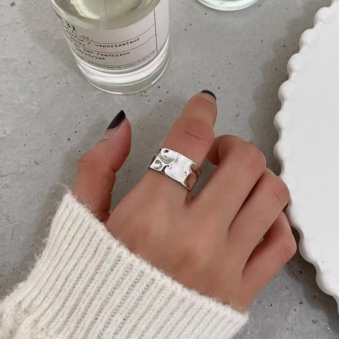 Wholesale Irregular ring with simple circular design and wide open mouth ring
