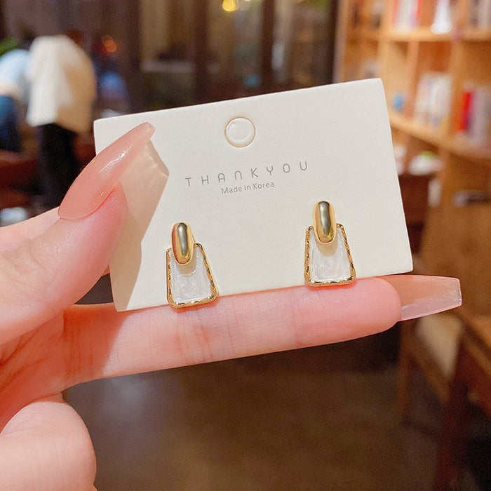 Wholesale Compact and minimalist drip oil geometric shape, niche and versatile, retro temperament, high-end design, earring wholesale