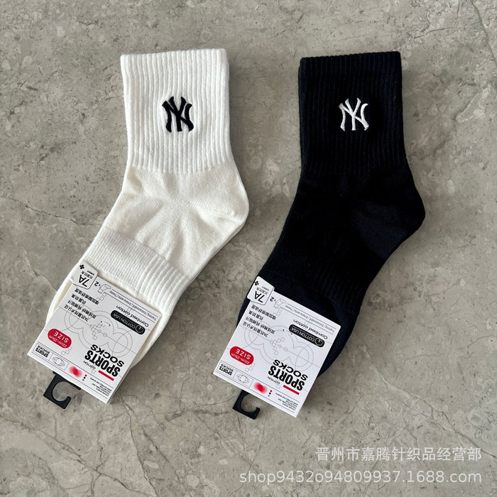 Wholesale Embroidered socks, mid tube sports socks, letter casual