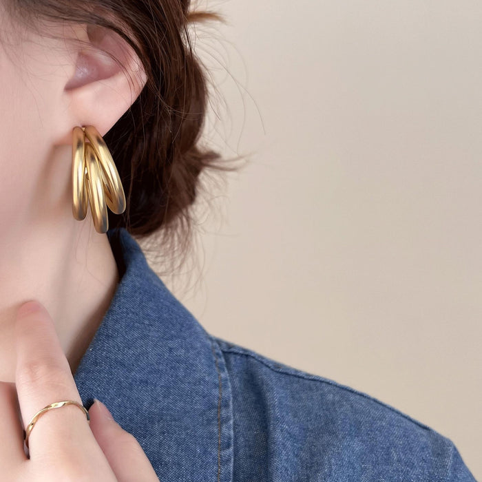 Wholesale Minimalist design with three layers of matte gold earrings, high-end temperament, fashionable and versatile earrings and earrings