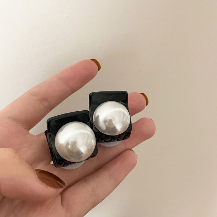 Wholesale Vintage pearl small grab clip light luxury hair card accessory