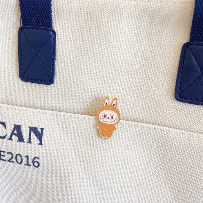 Wholesale Cartoon brooch cute rabbit metal badge student bag clothes creative accessories