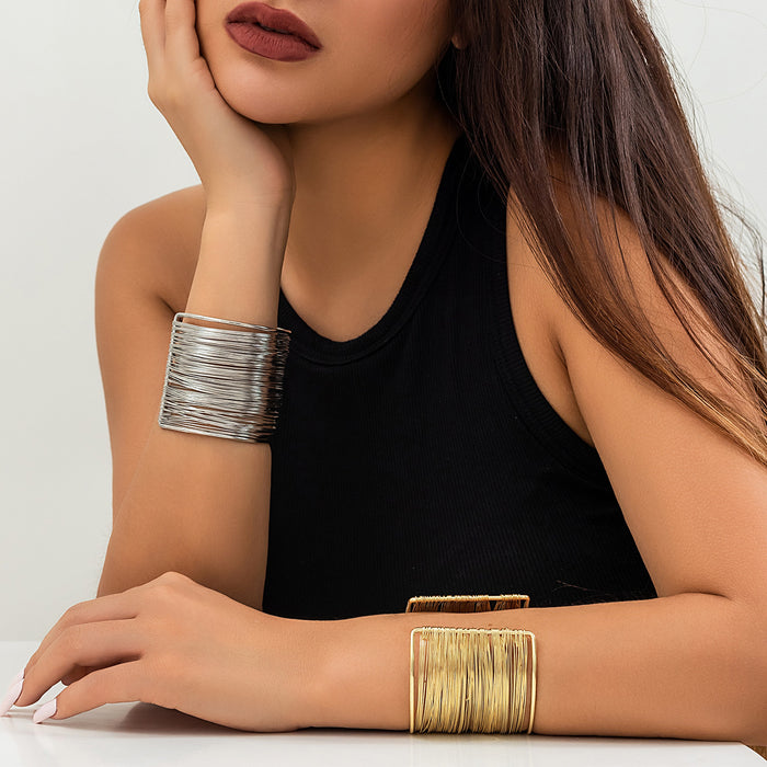 Wholesale Metallic brushed open electroplated bracelet with personalized simplicity