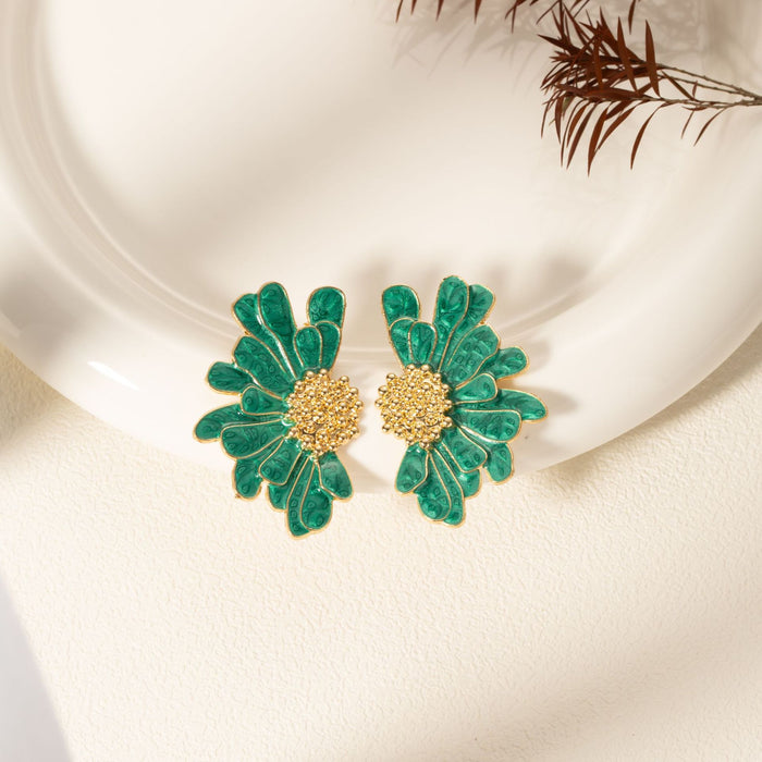 Wholesale Fashionable flower earrings for women with a sense of luxury and temperament, floral earrings