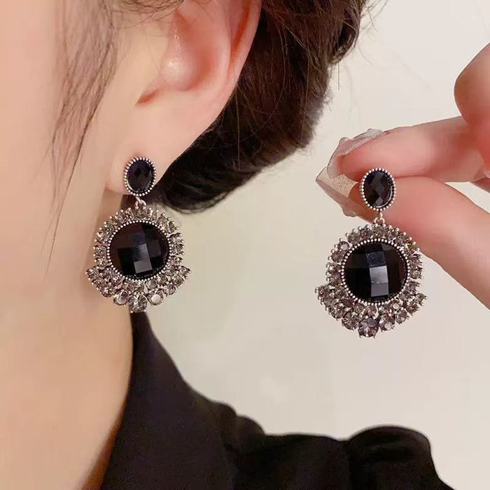 Wholesale High end temperament, fashionable earrings, exquisite and versatile design sense