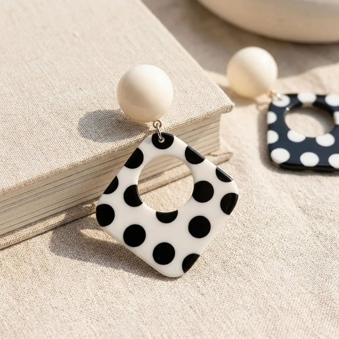 Wholesale Stylish Retro Polka Dot Hollow Ear Clips for Women Party Wear Jewelry Accessory