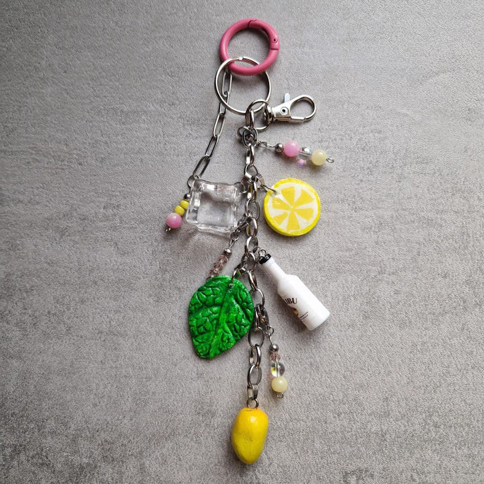 Wholesale Bag buckle flower bee leaf wine bottle pendant keychain