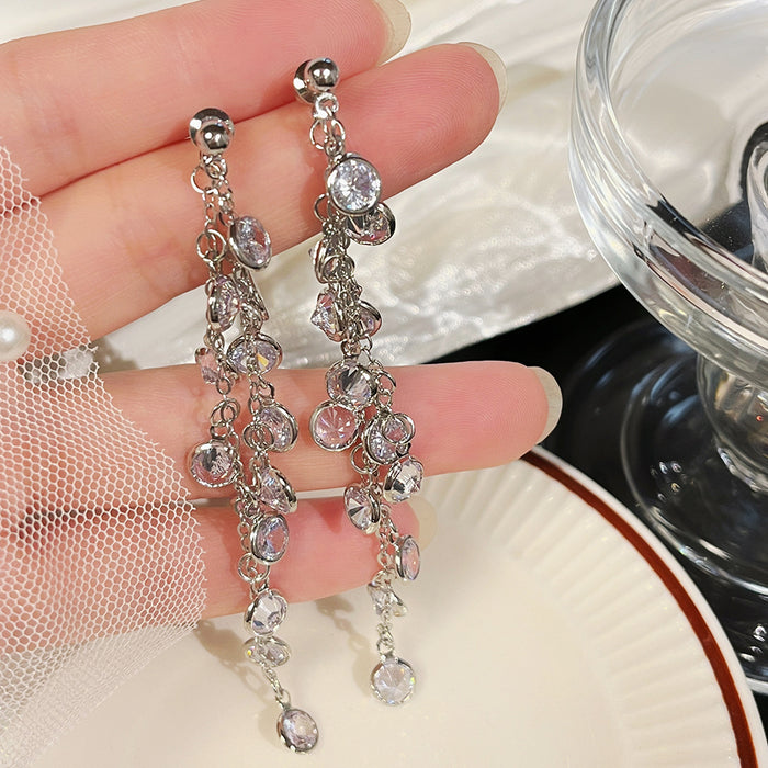 Wholesale New style of light luxury fashion long earrings with tassel earrings, simple and versatile earrings