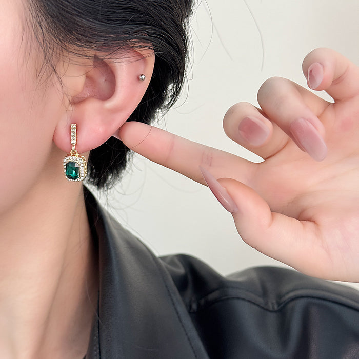 Wholesale Silver Needle Minimalist Personalized Earrings Geometric Diamond Earrings Charm Design Earrings Wholesale