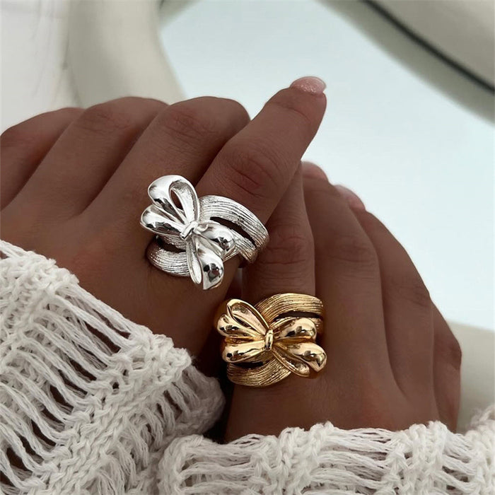 Wholesale Light luxury ring,  vintage design,  versatile and adjustable open ring