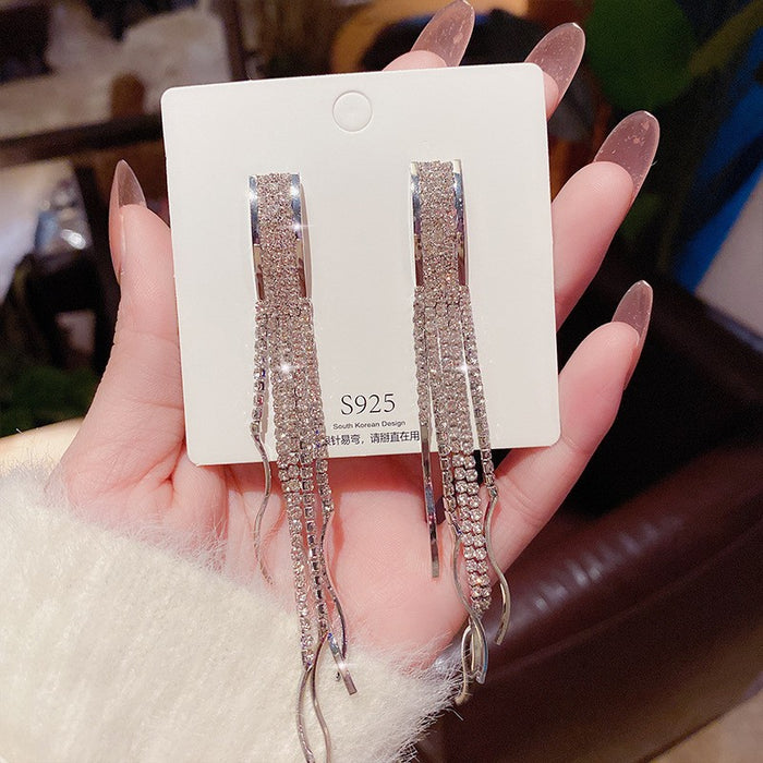 Wholesale Diamond studded earrings, fashionable and high-end wholesale temperament, tassel earrings, exaggerated