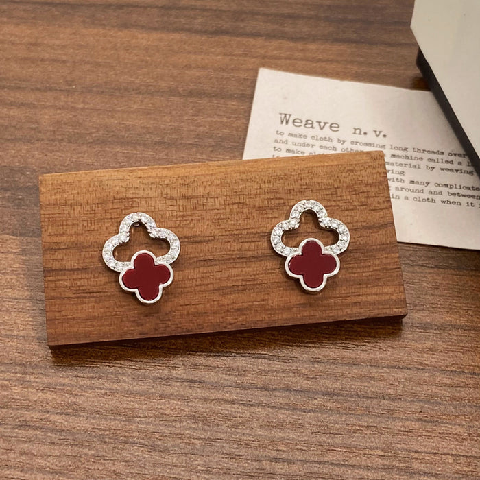 Wholesale Black Lucky Flower Small and Exquisite Stud Earrings