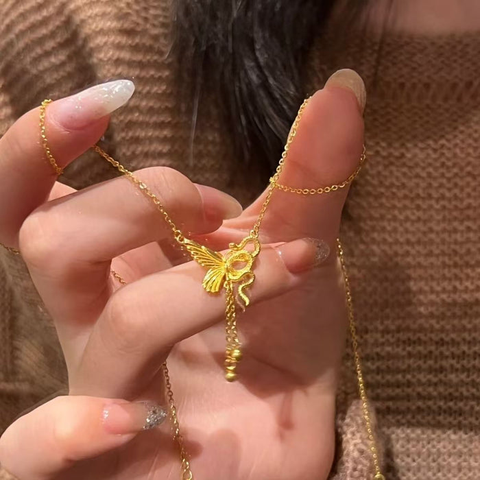 Wholesale Hollow necklace new exquisite and high-end titanium steel non fading collarbone chain