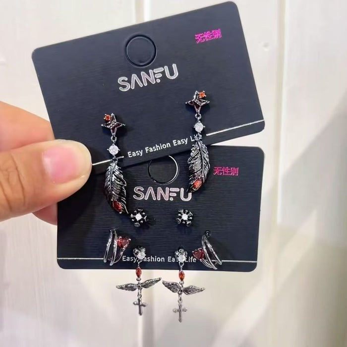 Wholesale Ear studs are sweet, cool, personalized, niche, light luxury, high-end, and high-end. New earrings are available