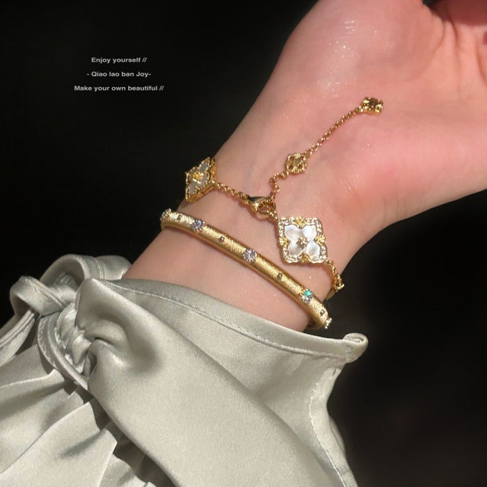 Wholesale Open sparkling diamond woven gold bracelet
