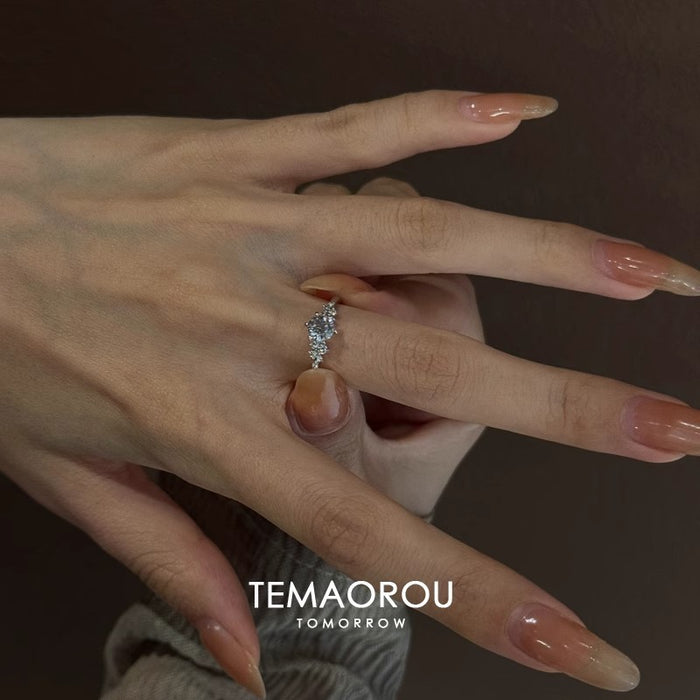 Wholesale Cool and Sparkling Diamond Silver Ring for Women,  Gentle Elegant,  Open Diamond Ring,  Index Finger Ring,  Accessible Luxury,  High-End Ring Pair