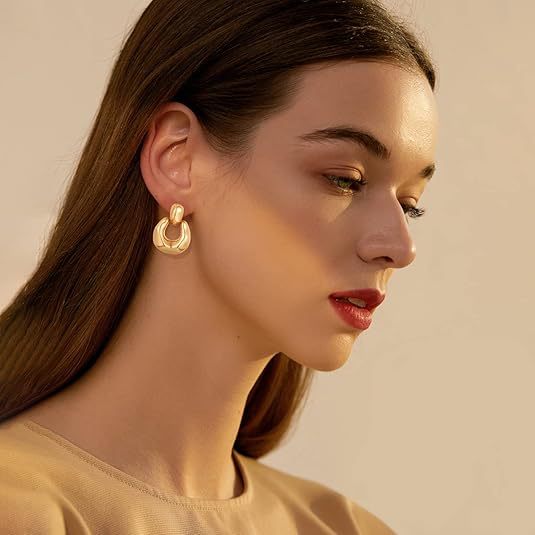 Wholesale Fashionable, unique, exaggerated metal earrings, niche design, high-end feel, irregular earrings