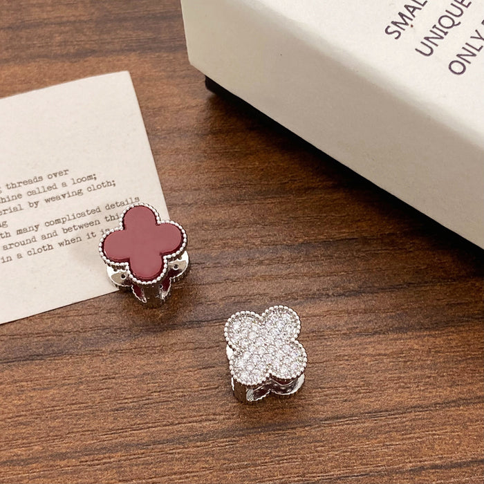 Wholesale Black Lucky Flower Small and Exquisite Stud Earrings
