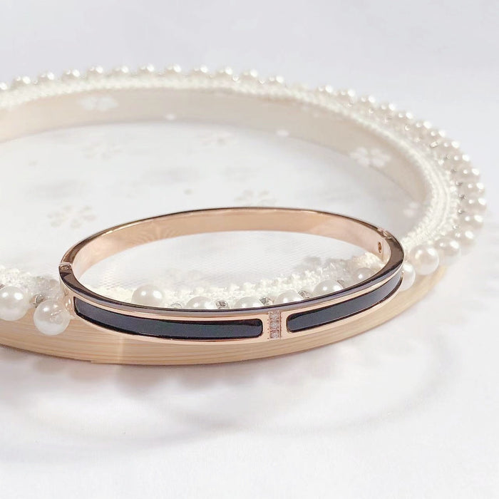 Wholesale Titanium steel color-preserving bracelet with diamond setting