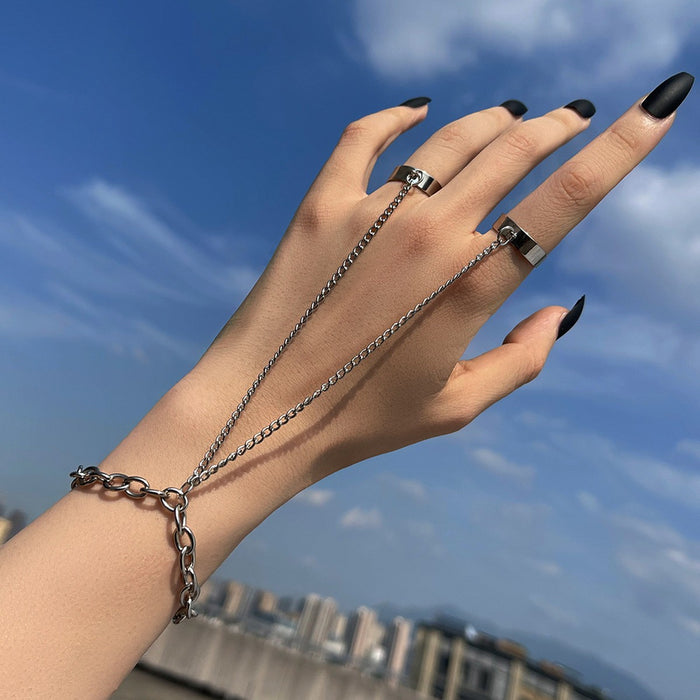 Wholesale Fashionable punk style creative finger linked bracelet ring detachable accessory