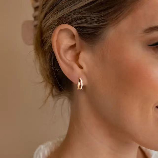 Wholesale Elegant and minimalist copper inlaid zirconium double-layer ear loops with retro design for women's ear buckles