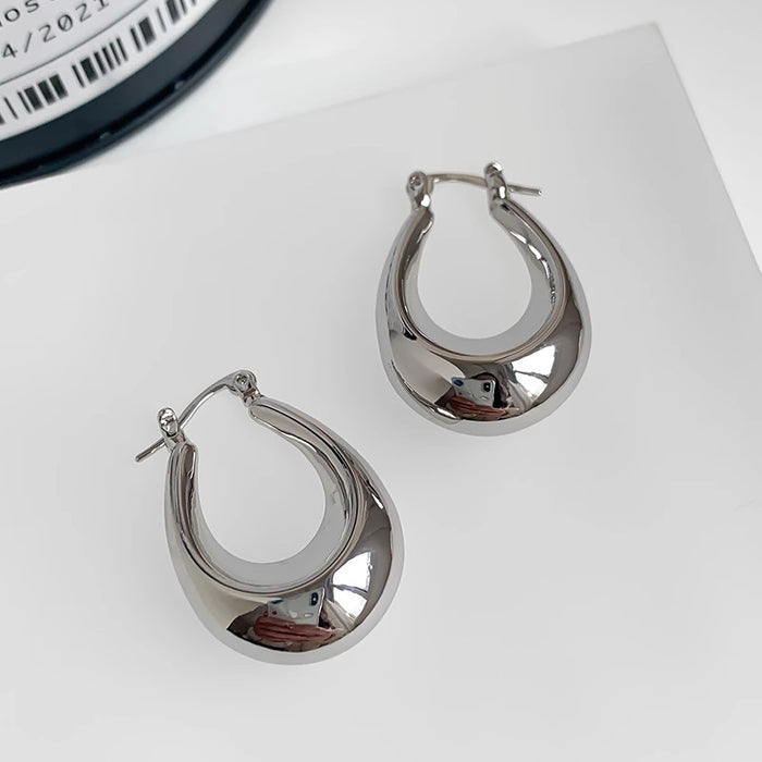 Wholesale Small niche design, high-end feel, light luxury, versatile earrings, silver water droplet earrings, exaggerated earrings, new product