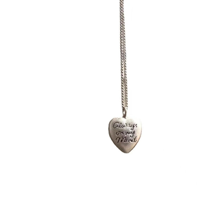 Wholesale Retro love necklace for women, sweet and cute, versatile collarbone necklace