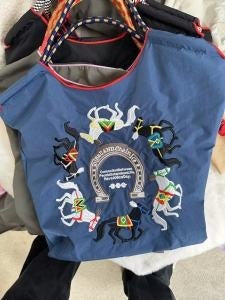 Wholesale Zippered Embroidered Shoulder Bag Waterproof Nylon Messenger Bag Handheld Canvas Bag