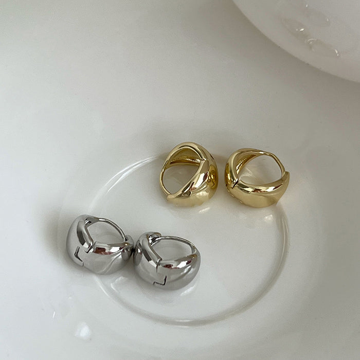 Wholesale Pure silver minimalist personalized earrings with a high-end and niche design, ear buckles that are versatile and retro in temperament